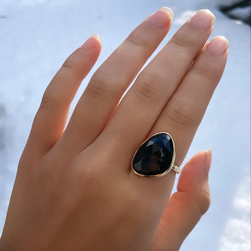 Black Spinel Large Gemstone Cocktail Ring in Gold