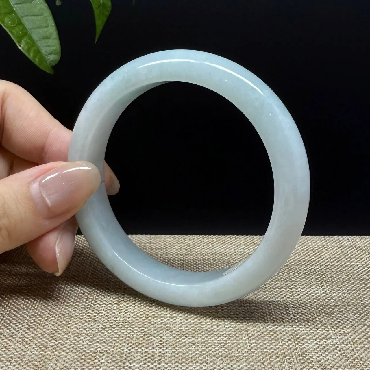 Genuine Burmese Green Jade Jadeite Bangle Bracelet ( 56.5mm )